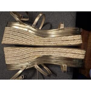 Liliana  Gold Strappy Platform Wedge Heels Size 8.5 Women’s New Money